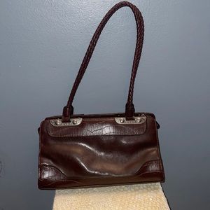 Beautiful Vintage Bueno western purse dark brown small but has lots space.